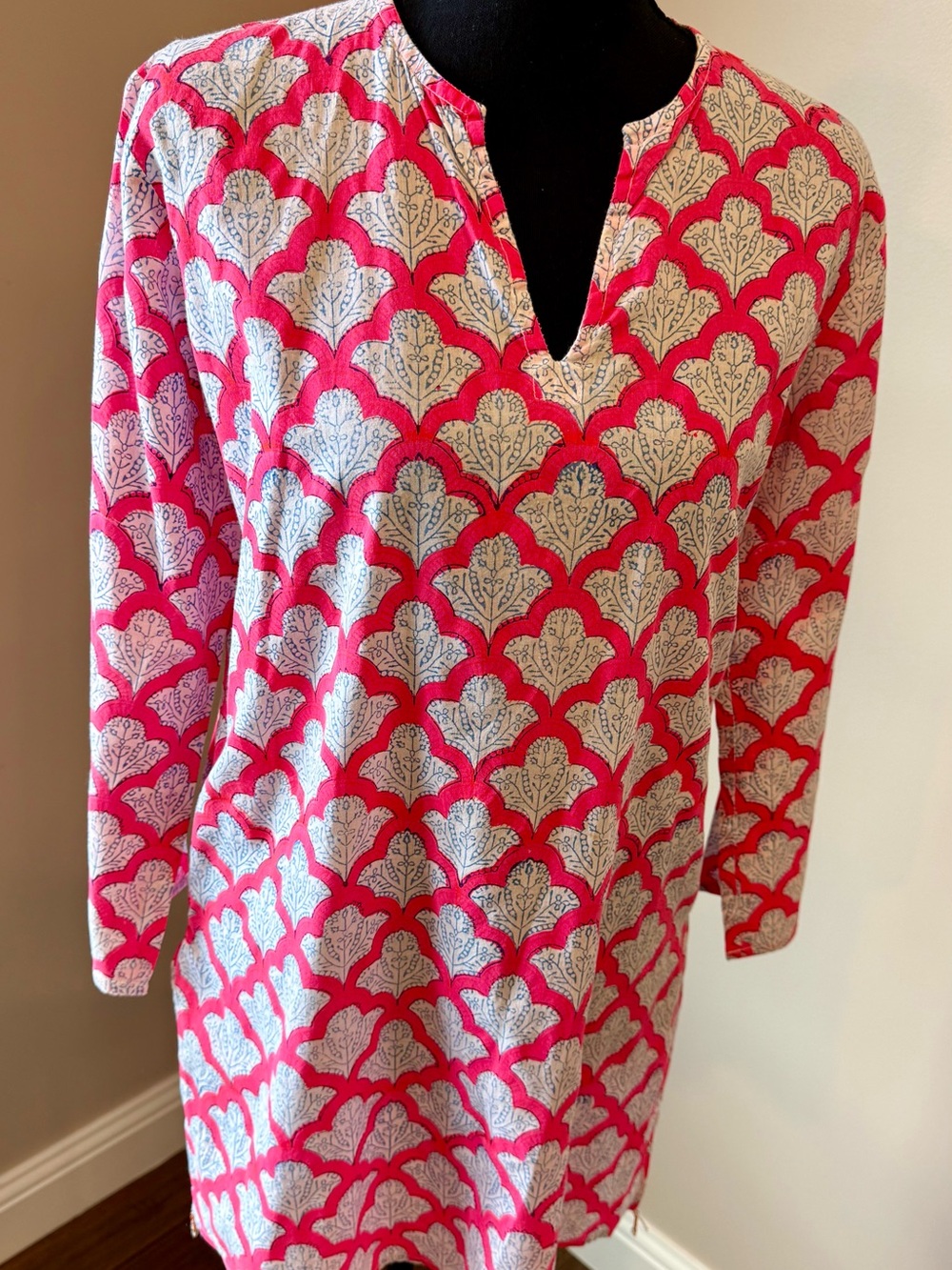 Roller Rabbit Pink and Cream Printed Tunic Size Small